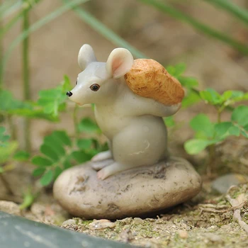 

Pastoral Rat Figurines Creative Cute Wildlife Rat Resin Handmad Crafts Miniature Garden Decor Animal Statues Birthday Present