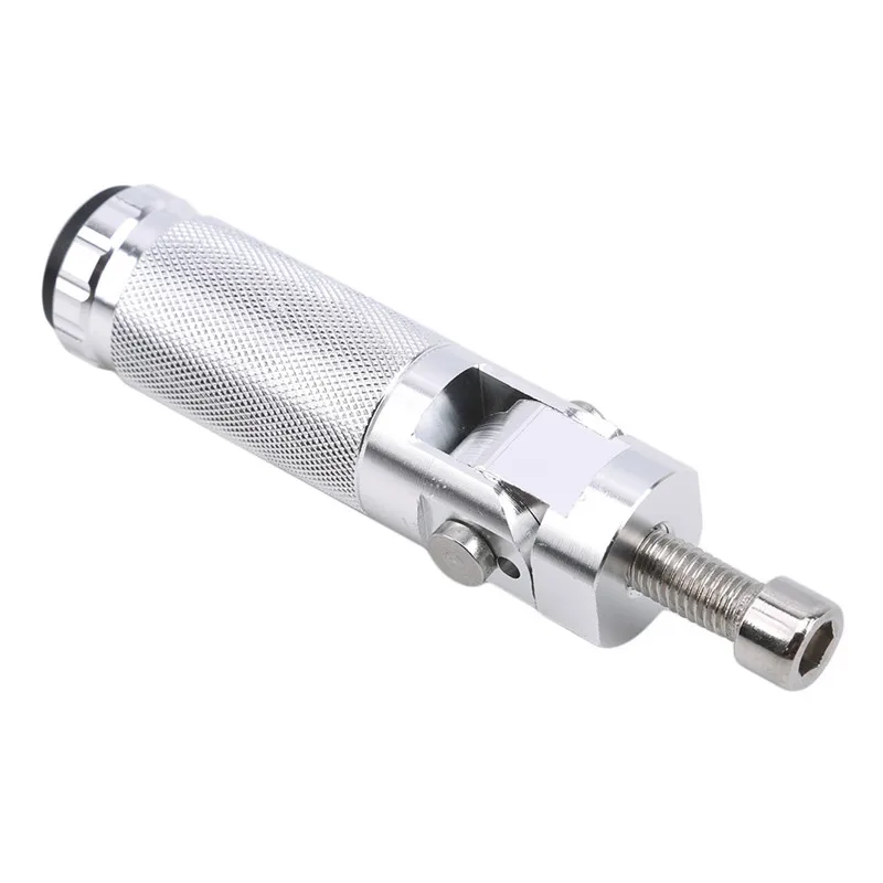 Hot Black Sliver CNC Aluminum Universal Motorcycle Motor Bike Folding Footrests Footrests Footrests Pins Rear Pedals Set Parts