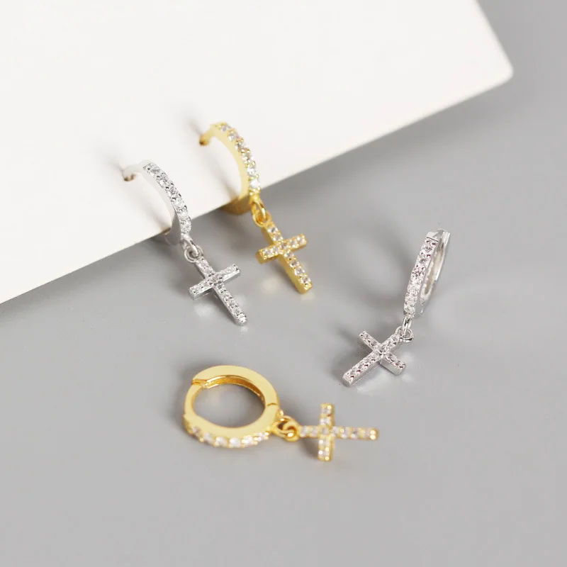 Серьги из серебра 925 пробы инкрустированные фианитом геометрические модные
