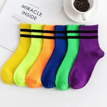 Блестящие флуоресцентные полосатые хлопковые женские уличные носки Модные трендовые яркие цветные яркие блестящие носки с двойной полосой