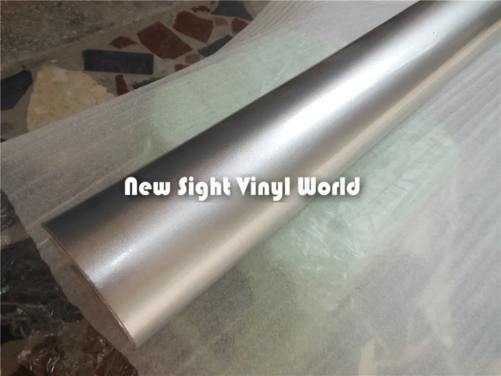 Metallic-Silver-Glossy-Vinyl-Wrap-03