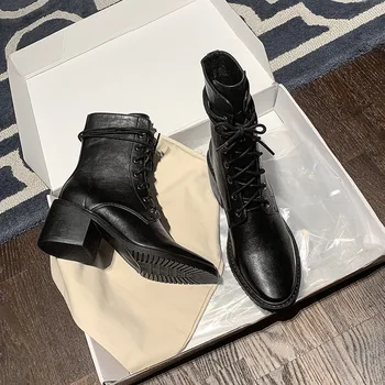 

Uncle home 2019 New England winter wind system with thick with short boots high round head with joker thin Martin boots