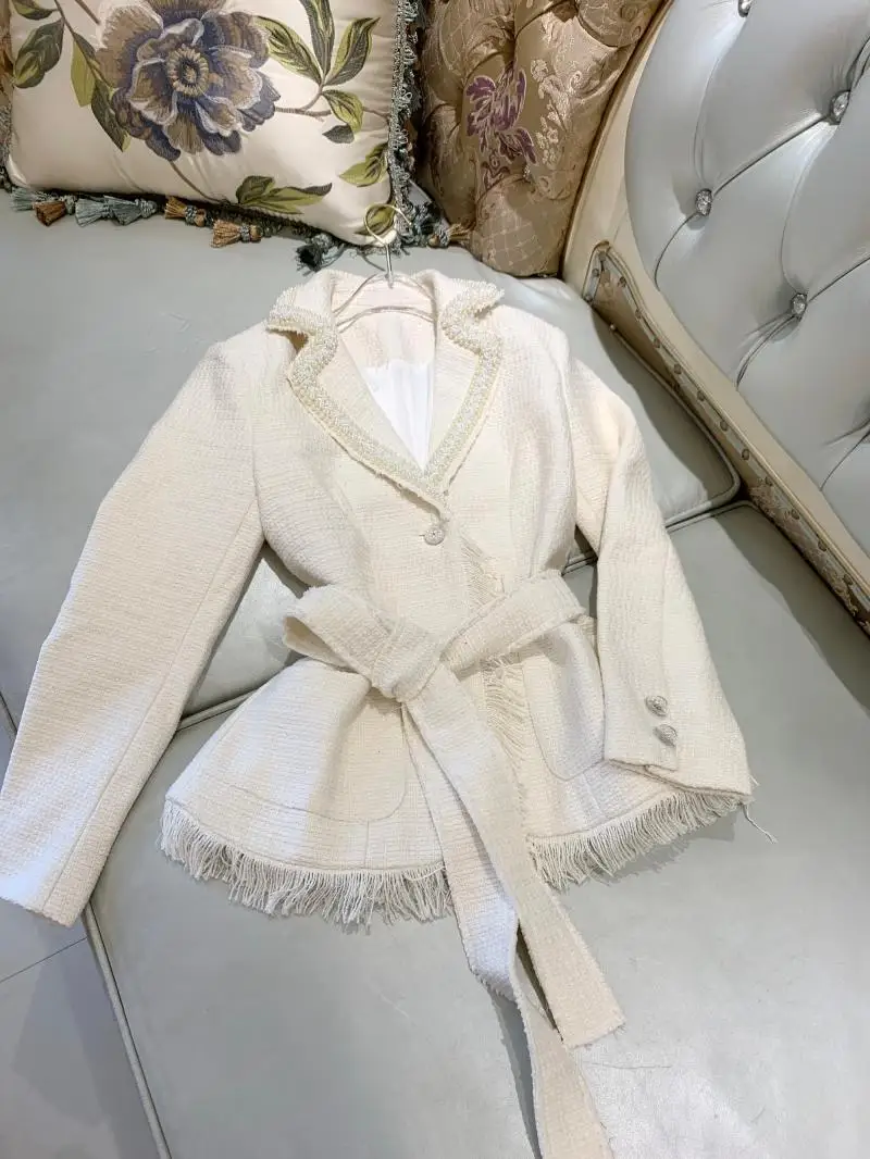 Брендовые женские Модные High-end класса люкс осень-зима элегантные сапоги с хорошей терморегуляцией женские Хепберн Стиль белого цвета с бахромой куртка со стразами пальто