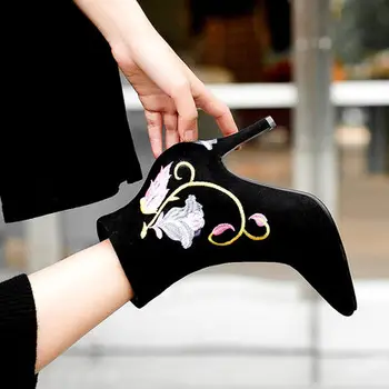 

Literary youth high-heeled short boots Chinese style leather embroidered short boots pointed toe fine embroidered women's shoes