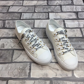 

Metal Decor Canvas Shoes Woman Fashion Graffiti Flat Platform Shoes Comfortable Sneakers Women New Round Toe Casual Ladies Shoes