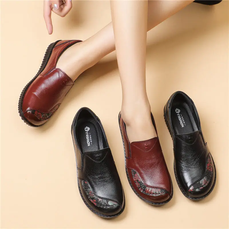 Chinese Traditional Flats Spring Leather Shoes Women's Loafers Floral Mom Fur Moccasins Ladies Woman Driving Shoes Plush Loafers