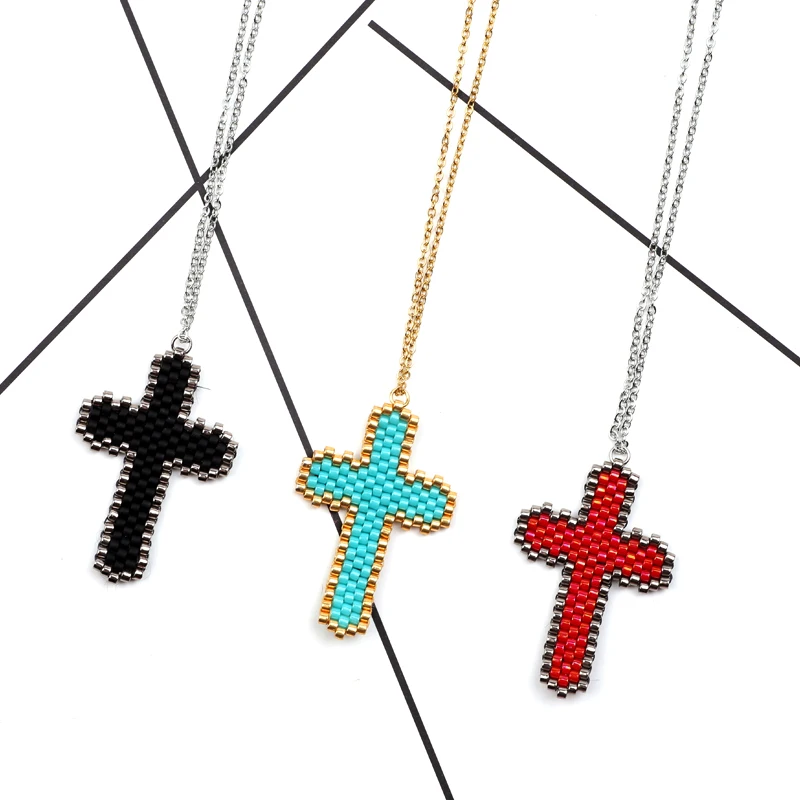 

FAIRYWOO Cross Dark Necklace