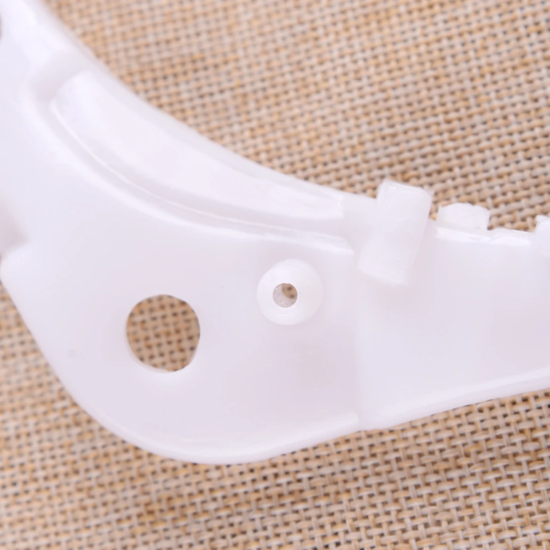 2Pc Plastic Front Left Right Bumper Bracket Holder Mount GJ6A-50-E12C GJ6A-50-E11C Fit For Mazda 6 2003-2008 car bumper accessories