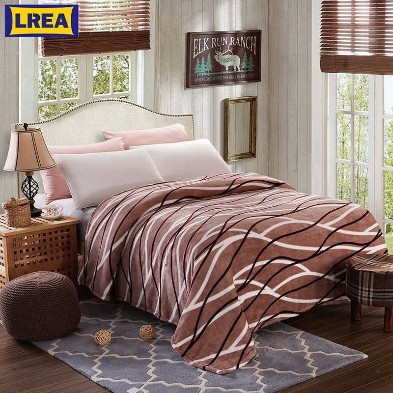 

Super Soft and warm Stripe printing blankets Hand Wash a warm flannel blanket on the bed4 sizes