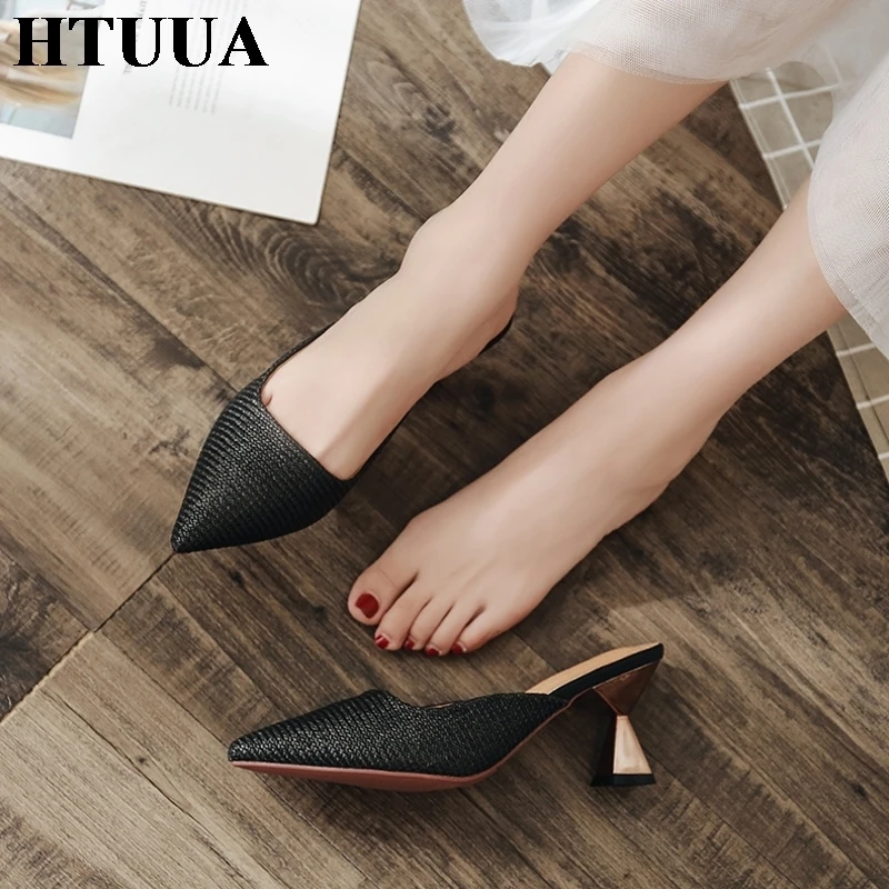HTUUA/Дизайнерские шлепанцы; женские плетеные мюли; Mujer; Новинка года; Летняя обувь; женские шлепанцы на высоком каблуке с острым носком; SX2513