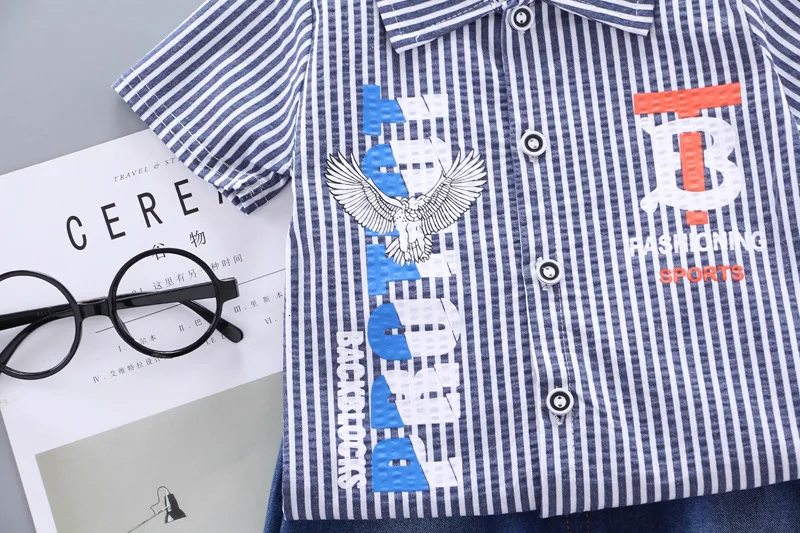 Комплект одежды с прогулки летняя детская одежда для маленьких мальчиков в полоску с коротким рукавом для мальчиков полосатая футболка с принтом и шорты 2 шт./компл. детские модные спортивные костюмы