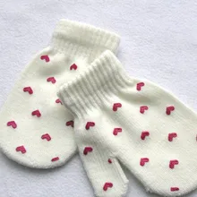 Теплые перчатки на зиму и весну для мальчиков и девочек, теплые варежки с принтом звезд, полностью покрытые перчатки на палец