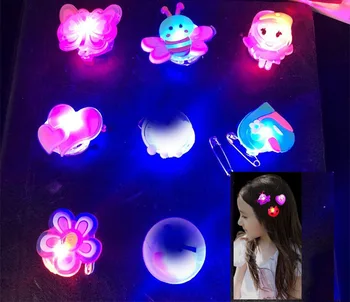 

LED Glowing Cartoon Pattern Halloween Christmas Party Favor Brooch Soft Pin Hairpin Cute Xmas Toy For Kid