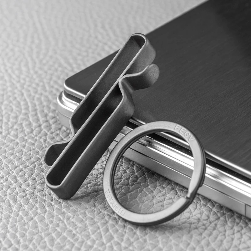 High Quality Titanium Simple Keychain Men's Car Waist Hanging Key Chain Key Ring Buckle Belt Super Durable Super Lightweight