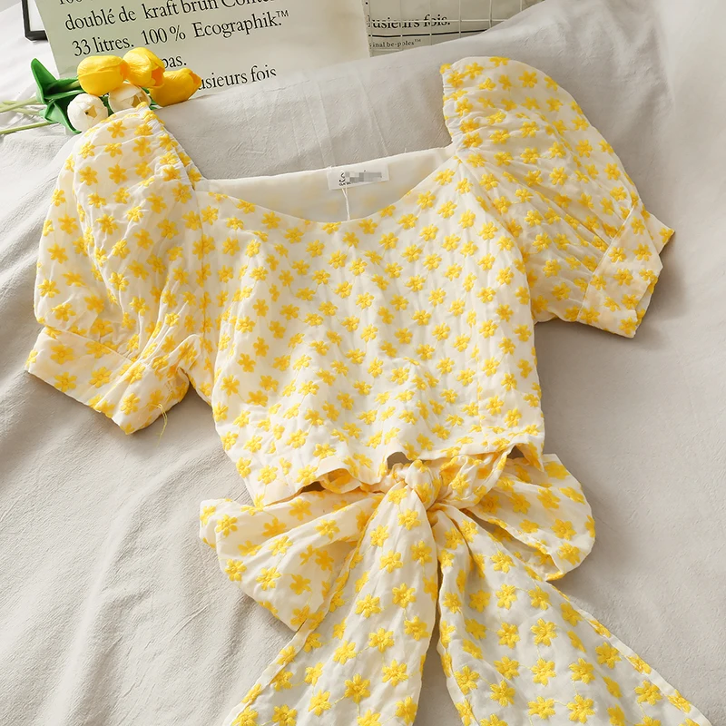 

V-neck daisy flower short-sleeved shirt female slim waist puff sleeves bow bandage blouse design ladies tops