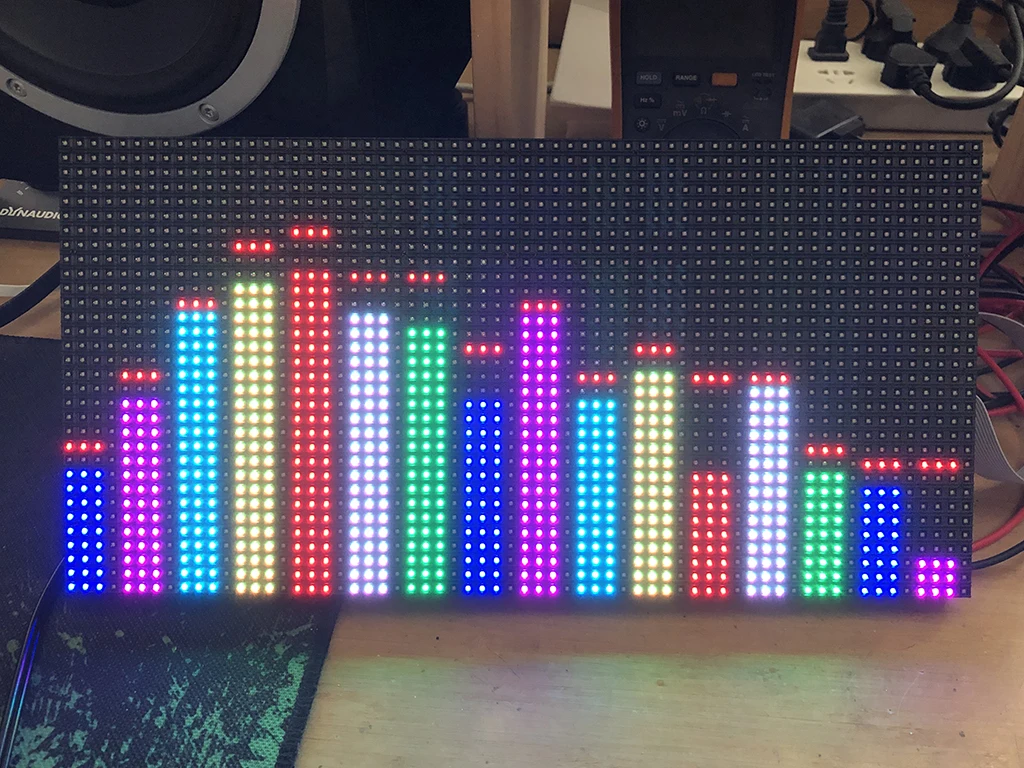 exibição do espectro de música rgb luz de led com pontos