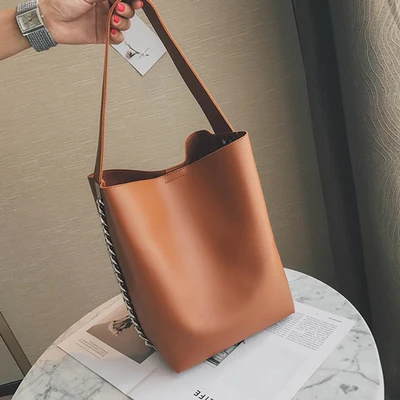 Новинка, брендовая сумка-мешок, украшенная цепочкой, широкая сумка на плечо, сумка через плечо, сумка-мессенджер, сумки - Цвет: Коричневый