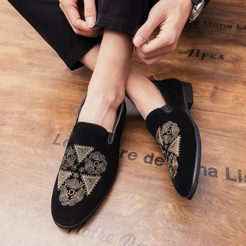 

Brand Suede Leather Footwear Anti-Slip Young Casual Footwear Men Fashion Slip On Flats Footwear Wearable Casual Men Sneakers