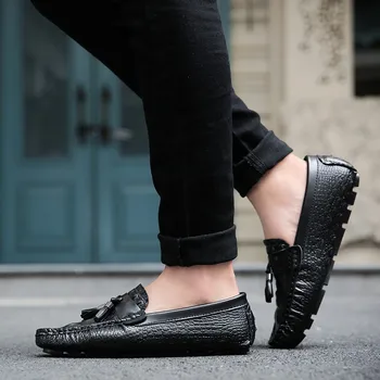 

Fashion Loafers with Tassels Mens Comfort Driving Shoes Men Casual Leather Moccasins Crocodile Pattern Boat Shoes