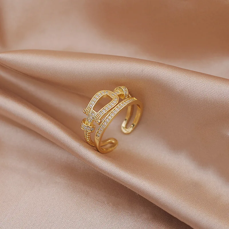 Luxury gold colour pearl zircon rings