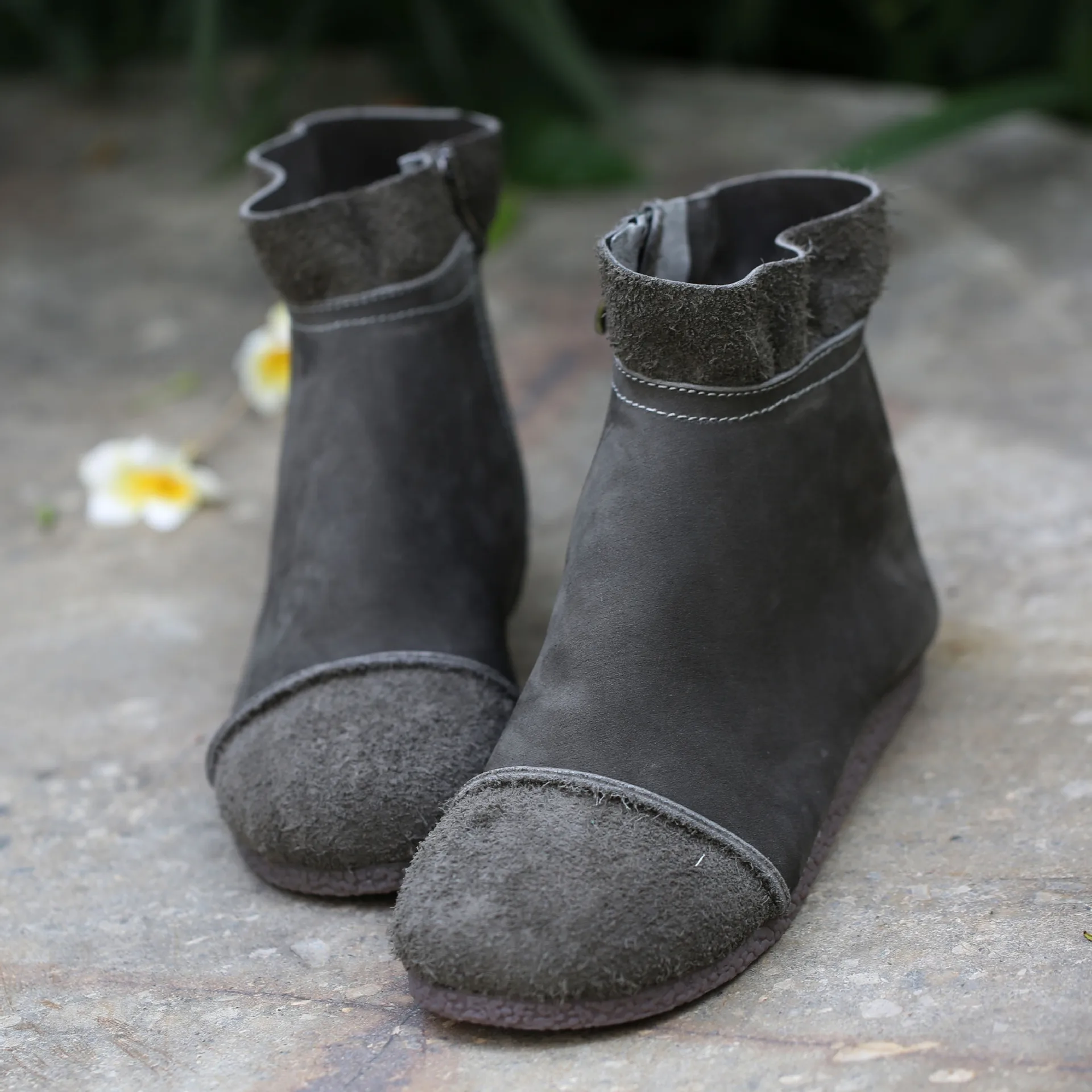 

Artdiya Original New Genuine Leather Women Boots Round Toe Flat Bottom Soft Sole Ankle Boots Retro Casual Handmade Boots D106-2