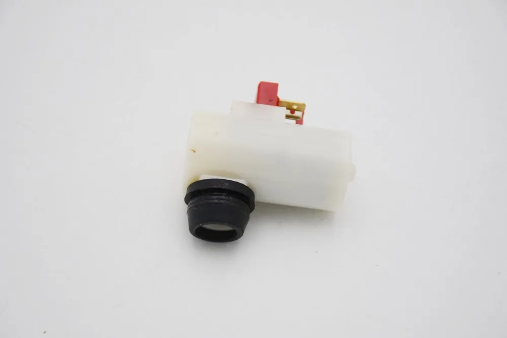 

1 Piece MR502984 New Windshield washer motor Windshield Washer Pump for Mitsubishi Montero K80 K90 Pajero Sport 1996-2011