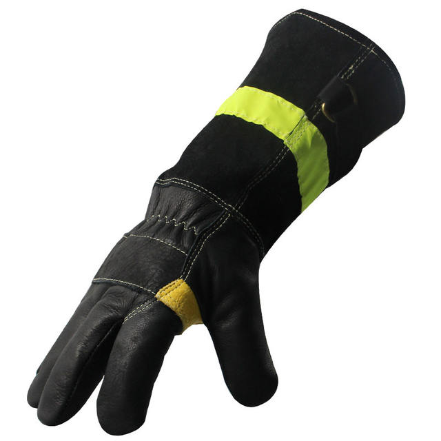 Heat-insulated, scald-proof and high-temperature resistant wildfire fighting gloves
