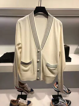 

2020 Summer Elegant Socialite Wind Pearl Buckle Stripes V Collar Knitting Cardigan Female 21029