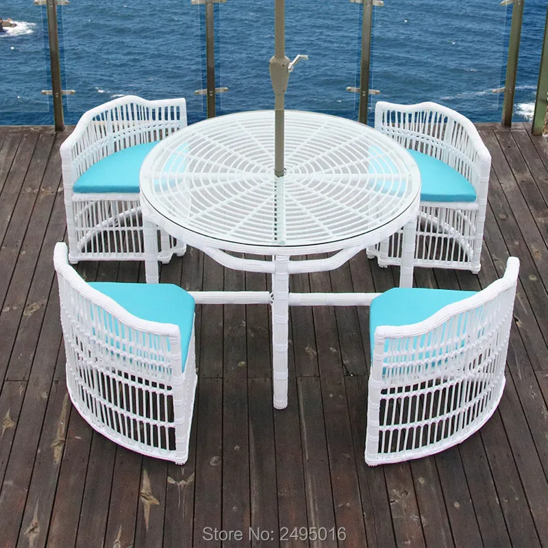 5 шт./компл. ротанговая мебель для патио, обеденный стол на открытом воздухе и 4 стула, белый с подушками, без зонта