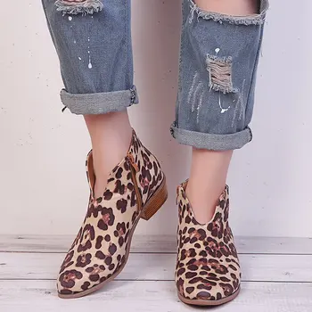 

2019 autumn new high-heeled boots women fashion simple leopard thick heel pointed toe comfortable large size high-heeled boots