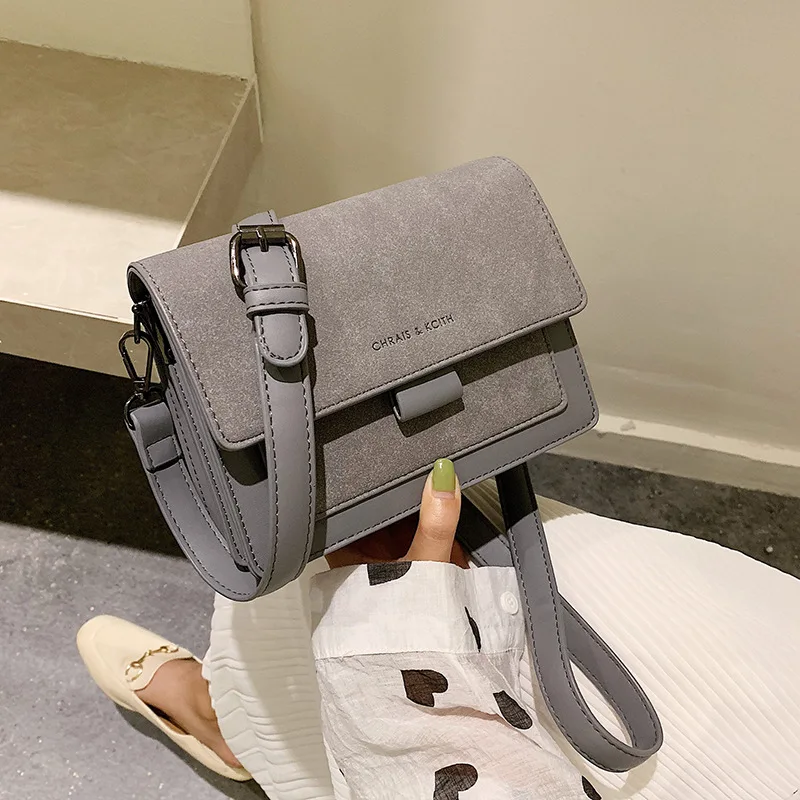 

Chaohan version of wide shoulder with oblique satchel bag Baizhan HongKong style sense of retro single shoulder small square bag