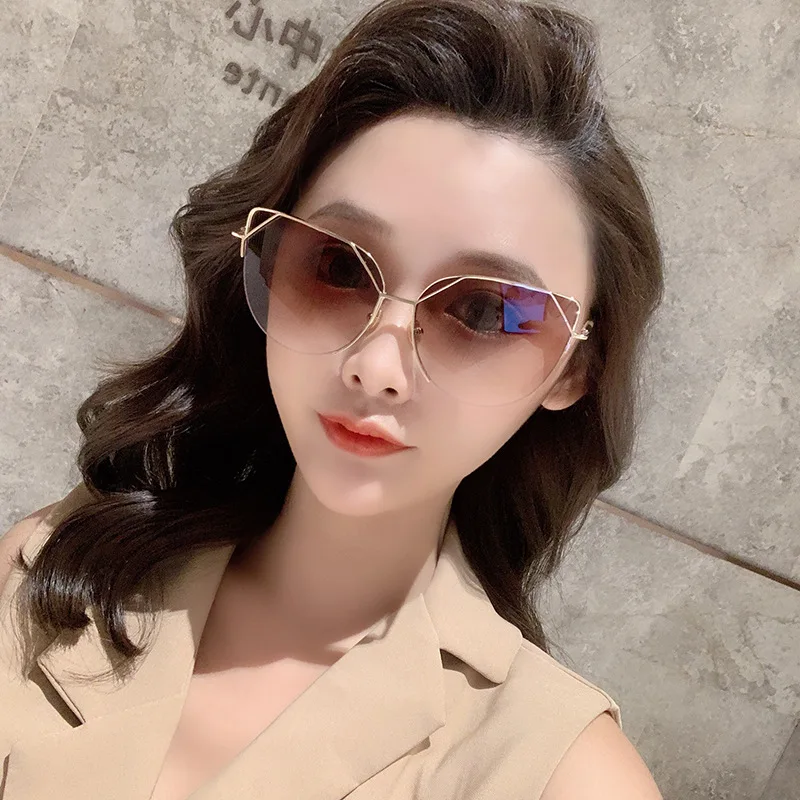 

MIZHO Fashion Light Sunglasses Women Cat Eye Brand Designer Vintage 2019 Gradient Ladies Sun glasses Mirror Retro Shades