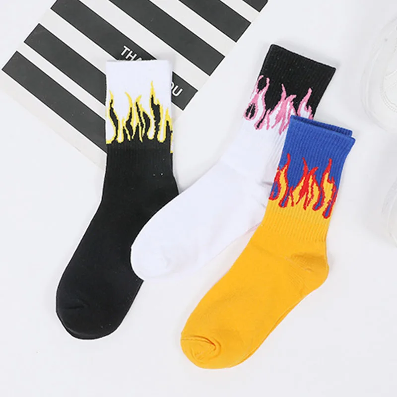 

Unisex Harajuku Socks Flame Black White Yellow Fire Sokken Novelty Hip Hop Harajuku Socks Skateboard Street Socks