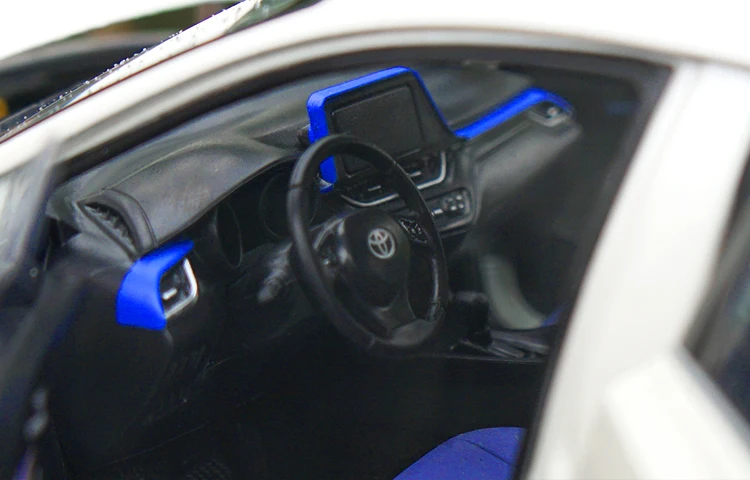 1:18 Toyota C-HR CHR сплав модель автомобиля статические металлические модельные автомобили оригинальная коробка для подарков коллекция