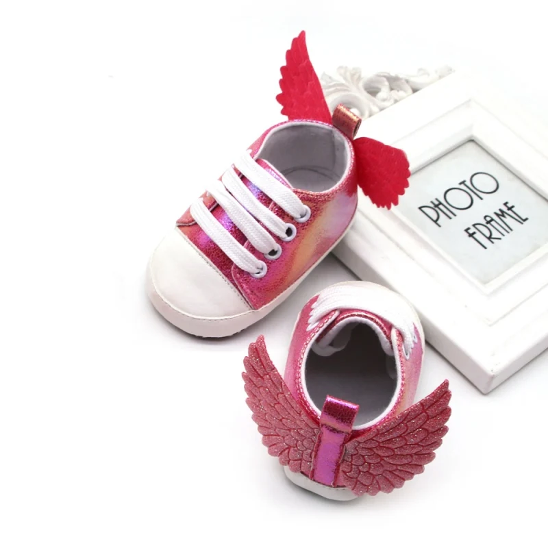 Осенняя обувь для маленьких девочек; Повседневная прогулочная обувь; Дизайнерские кроссовки с крыльями; мягкая обувь для малышей