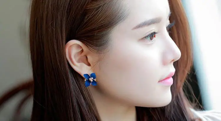 9175180976_1755639105