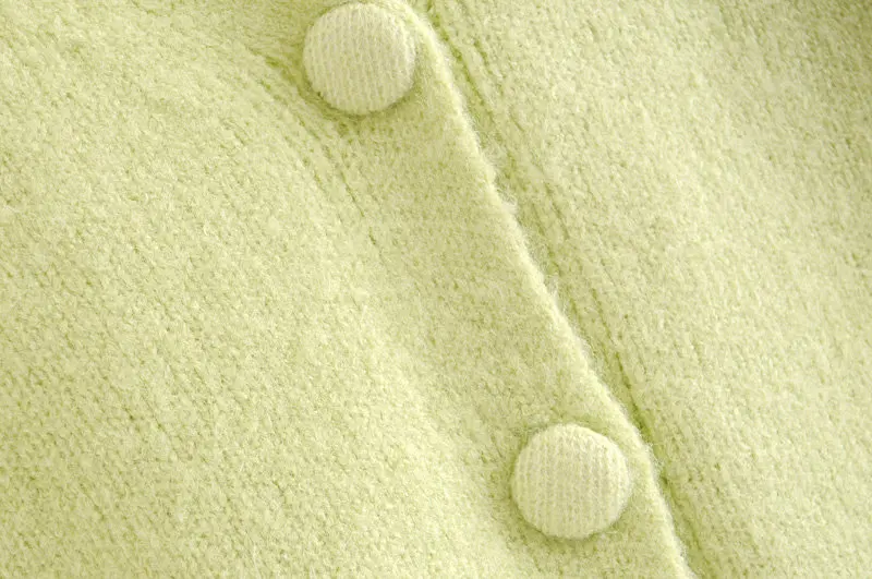 Bazaleas ��Ƽ�� �׸� pistache ��ǰ�� ��ư ���� ������ V �� ��ư �϶����� Kintted Carfigans ĳ�־� ��� ���