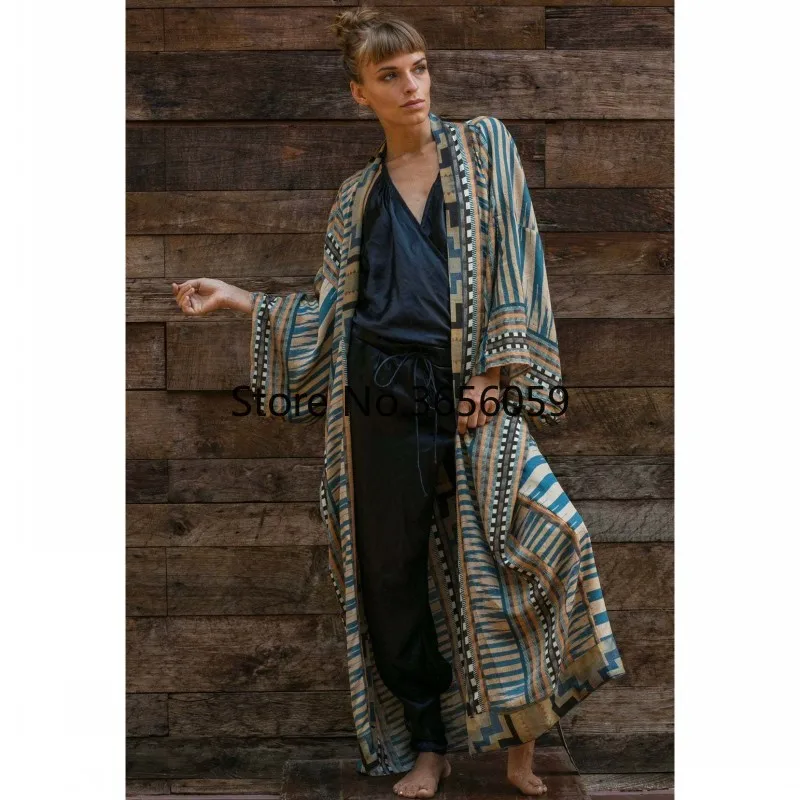 Kimonos Woman Japanese Kimono Cardigan Cosplay Shirt Blouse For Women Japanese Yukata Female Summer Beach Kimono