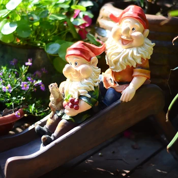

Outdoor Garden Decor Two Elf Characters Hold Squirrel And Grape Slide Art Resin Figurine House Yard Decor deco jardin exterieur