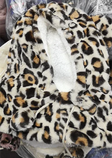 Leopard white Модные ветрозащитные наушники, шаль бини, шапка с помпоном, одноцветная шапка с ушками медведя, зимняя теплая шапка унисекс - Цвет: Leopard white