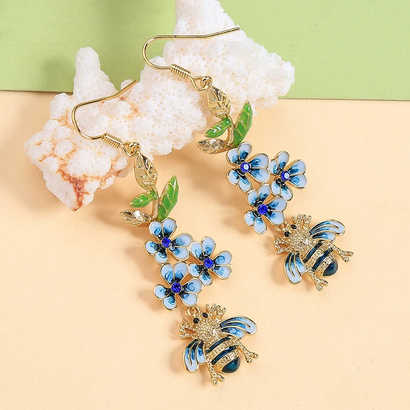 Uer Bee Earrigns красный синий эмаль медные цветы насекомое Висячие серьги для рождества me00102