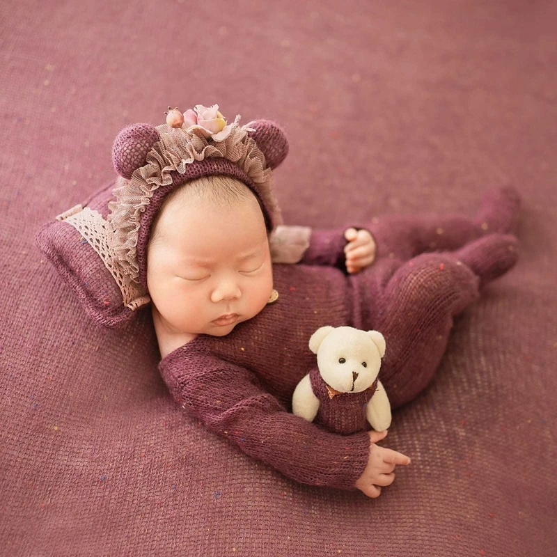 newborn photography with parents 4 Pcs/Set Baby Clothes Newborn Photography Props Baby Romper Jumpsuit Hat Pillow Set With Cute Bear Doll Photo Shooting Outfits Baby Souvenirs hot