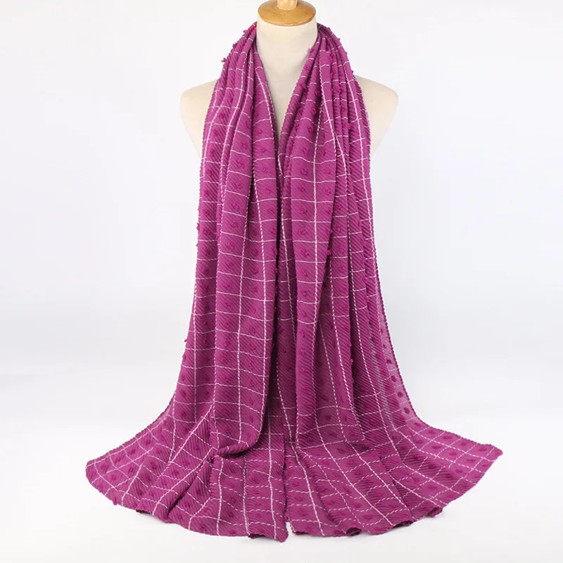8 purple red Женский полный плиссированный хлопковый шарф Мусульманский платок хиджаб в клетку полосатые пледы пушистый шар шаль платок Обертывания Tudung шарфы - Цвет: 8 purple red