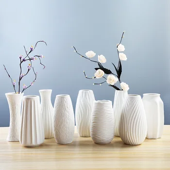 

1 Pcs Classic White Ceramic Vase Modern Simple Art and Crafts Flower Arrangement Porcelain Vase Creative Gift Home Decoration VC