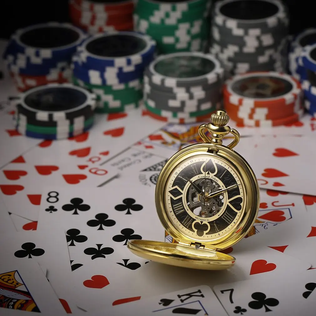 

KS Skeleton Poker Design Golden Hunter Mechanical Pocket Watch Vintage Hand Winding Clock Fobs Watches Chain Jewelry /KSP081