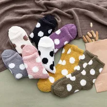 Повседневное хлопок точка Новые носки модные домашние Для женщин Прекрасный носки-тапочки осень-зима для девочек теплая волна спальные красочные носки