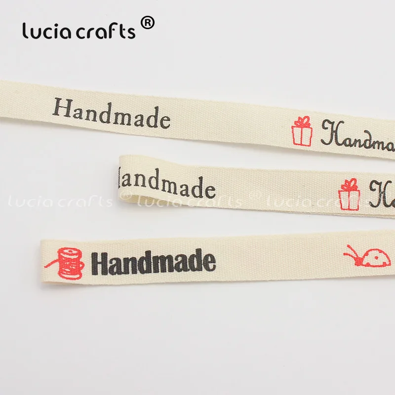 Lucia ремесла мульти размер "Hand made" дизайн печатных хлопчатобумажные ленты Ткань DIY отделка Швейные этикетки ручной работы аксессуары Q0401