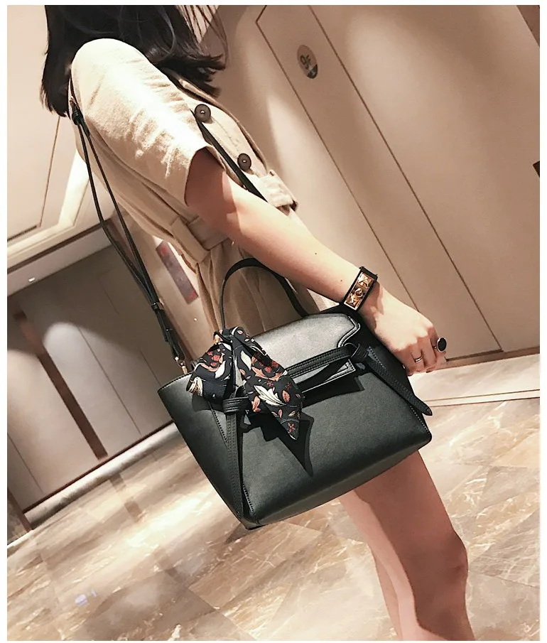 Fashion Scarves Trapeze Women Handbags Designer Shoulder Bags Luxury Pu Leather Crossbody Bag Large Capacity Totes Ladies Purses