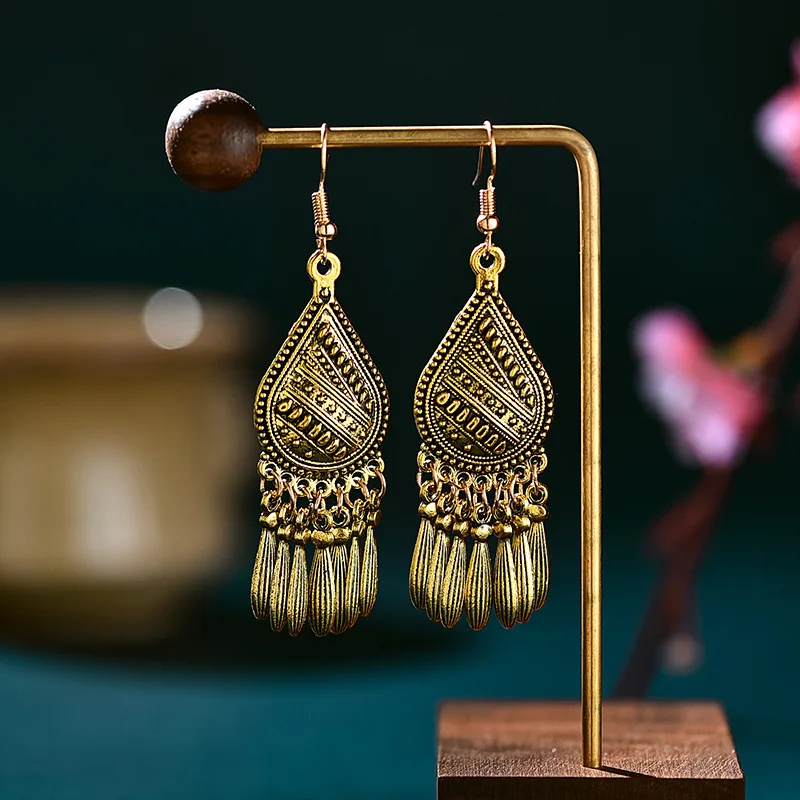 

Ethnic Women's Gold Color Water Drop Earrings 2020 Ethnic Tassel Palace Indian Earrings Vintage Orecchini Donna