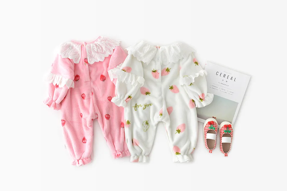 Детский комбинезон из флиса с рисунком клубники; Милая Ночная одежда для маленьких девочек